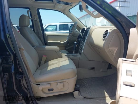 ✅ 2007 Mercury Mountaineer Premier • VIN: 4M2EU48EX7UJ22993 • Lot: 42500263. Listed on IAAI with 198,229 mi. Free auction sales archive from the USA and detailed vehicle history report at DreamBid. Image 5.