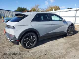 2023 Hyundai Ioniq 5 SE z VIN KM8KM4AE6PU136579, wystawiony jako Copart lot #80933534 z przebiegiem 10 055 mil mil oraz Szkoda całkowita • Salvage title. Historia ofert i sprzedaży dostępna na DreamBid. Obrazek 3.