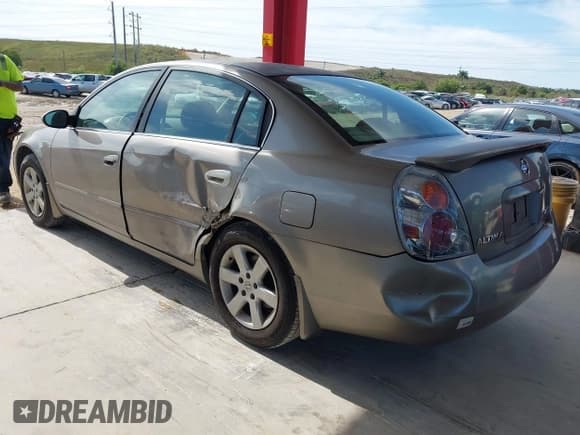 ✅ 2004 Nissan Altima S • VIN: 1N4AL11DX4C133183 • Lot: 43629649. Listed on IAAI with 98,776 mi. Free auction sales archive from the USA and detailed vehicle history report at DreamBid. Image 6.