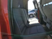 ✅ 2017 Chevrolet Silverado 1500 Custom • VIN: 1GCRCPEH2HZ332731 • Lot: 64040825. Wystawiony na Copart z przebiegiem 108 239 mil. Bezpłatny archiwum sprzedaży aukcyjnych z USA i szczegółowy raport historii pojazdu na DreamBid. Zdjęcie 10.