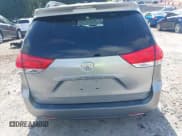 ✅ 2013 Toyota Sienna XLE AAS • VIN: 5TDYK3DC1DS360299 • Лот: 42696792. Опубликован ранее на IAAI с пробегом 186 676 миль. Бесплатный доступ к архиву аукционных продаж из США и подробный отчёт об истории автомобиля на DreamBid. Изображение 16.