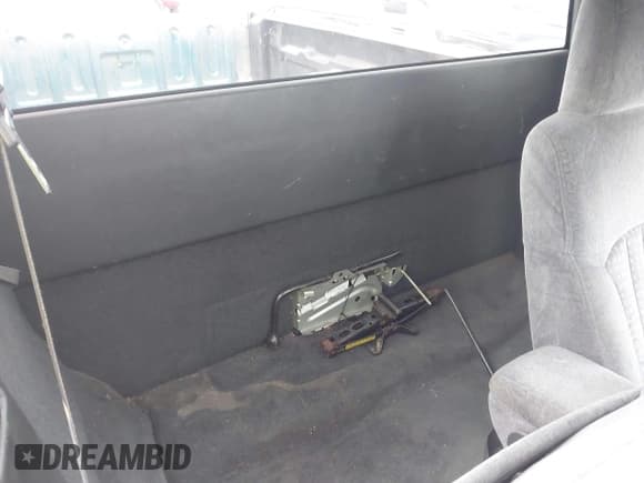 ✅ 2000 Chevrolet S-10 LS • VIN: 1GCCS1943Y8149888 • Лот: 41956794. Опубликован ранее на IAAI с пробегом 200 292 миль. Бесплатный доступ к архиву аукционных продаж из США и подробный отчёт об истории автомобиля на DreamBid. Изображение 8.