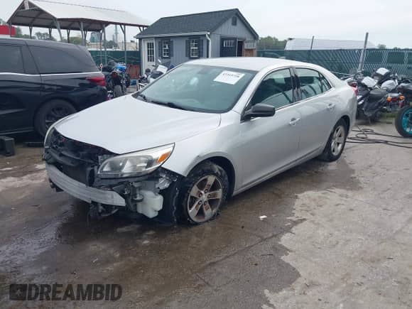 2016 Chevrolet Malibu LS z VIN 1G11B5SA9GF115925, wystawiony jako IAAI lot #43315728 z przebiegiem 108 708 mil mil oraz . Historia ofert i sprzedaży dostępna na DreamBid. Obrazek 2.