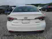 2017 Hyundai Sonata SE z VIN KMHE24L13HA058309, wystawiony jako Copart lot #89882595 z przebiegiem 141 034 mil mil oraz Czysty tytuł • Clean title. Historia ofert i sprzedaży dostępna na DreamBid. Obrazek 6.
