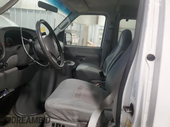 ✅ 2006 Ford Econoline Passenger XL • VIN: 1FMRE11W26DA02427 • Lot: 80461834. Listed on Copart with 201,894 mi. Free auction sales archive from the USA and detailed vehicle history report at DreamBid. Image 7.