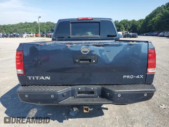 ✅ 2015 Nissan Titan SL • VIN: 1N6AA0EC4FN501504 • Lot: 65770435. Wystawiony na Copart z przebiegiem 346 046 mil. Bezpłatny archiwum sprzedaży aukcyjnych z USA i szczegółowy raport historii pojazdu na DreamBid. Zdjęcie 6.