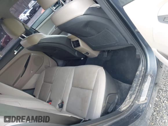 ✅ 2019 Hyundai Tucson Ultimate • VIN: KM8J3CAL6KU042315 • Lot: 41924215. Wystawiony na IAAI z przebiegiem 105 333 mil. Bezpłatny archiwum sprzedaży aukcyjnych z USA i szczegółowy raport historii pojazdu na DreamBid. Zdjęcie 8.