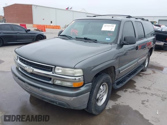 ✅ 2002 Chevrolet Suburban LS • VIN: 3GNEC16Z02G192437 • Лот: 41715752. Опубликован ранее на IAAI с пробегом 185 353 миль. Бесплатный доступ к архиву аукционных продаж из США и подробный отчёт об истории автомобиля на DreamBid. Изображение 2.