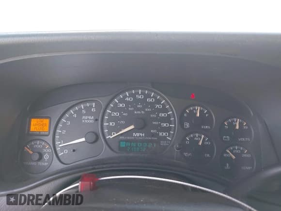 ✅ 2002 Chevrolet Silverado 2500HD LT • VIN: 1GCHK23U62F183928 • Lot: 43651982. Wystawiony na IAAI z przebiegiem 210 872 mil. Bezpłatny archiwum sprzedaży aukcyjnych z USA i szczegółowy raport historii pojazdu na DreamBid. Zdjęcie 5.