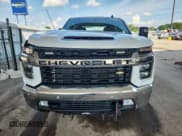 ✅ 2021 Chevrolet Silverado 2500HD LT • VIN: 1GC1YNEY8MF187838 • Lot: 68161805. Wystawiony na Copart z przebiegiem 113 341 mil. Bezpłatny archiwum sprzedaży aukcyjnych z USA i szczegółowy raport historii pojazdu na DreamBid. Zdjęcie 5.