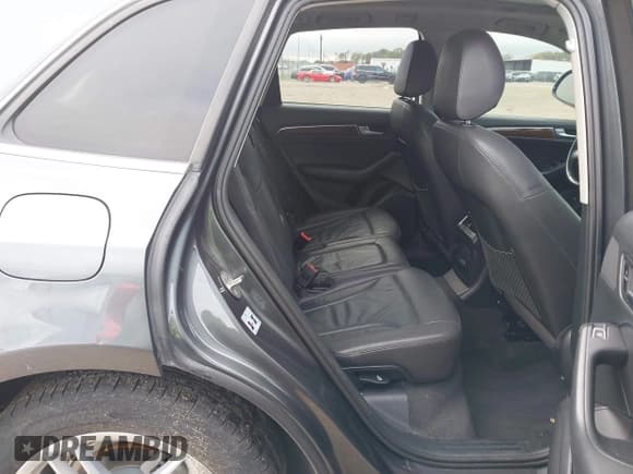 ✅ 2017 Audi Q5 Premium • VIN: WA1C2AFP7HA093178 • Lot: 43774410. Listed on IAAI with 102,944 mi. Free auction sales archive from the USA and detailed vehicle history report at DreamBid. Image 8.