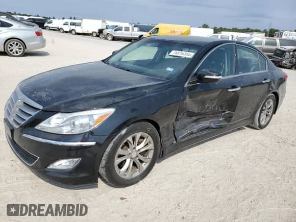 2013 Hyundai Genesis 3.8L z VIN KMHGC4DD1DU243014, wystawiony jako Copart lot #76516354 z przebiegiem 152 482 mil mil oraz Szkoda całkowita • Salvage title. Historia ofert i sprzedaży dostępna na DreamBid. Obrazek 1.