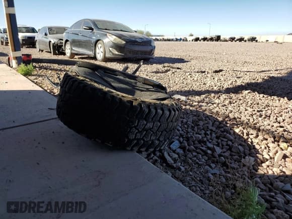 ✅ 2021 Chevrolet Silverado 1500 High Country • VIN: 1GCUYHEL2MZ404642 • Lot: 47047605. Wystawiony na Copart z przebiegiem 42 691 mil. Bezpłatny archiwum sprzedaży aukcyjnych z USA i szczegółowy raport historii pojazdu na DreamBid. Zdjęcie 14.