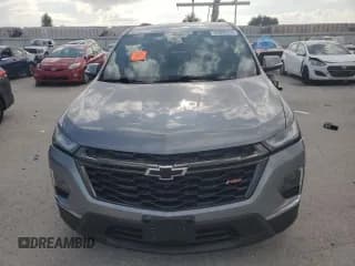 ✅ 2023 Chevrolet Traverse RS • VIN: 1GNEVJKW3PJ115122 • Lot: 64860315. Wystawiony na Copart z przebiegiem 38 319 mil. Bezpłatny archiwum sprzedaży aukcyjnych z USA i szczegółowy raport historii pojazdu na DreamBid. Zdjęcie 5.