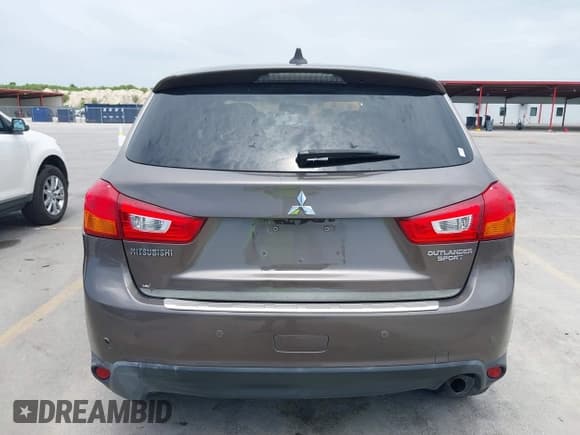✅ 2017 Mitsubishi Outlander ES • VIN: JA4AP3AU3HZ003267 • Lot: 42734751. Wystawiony na IAAI z przebiegiem 107 478 mil. Bezpłatny archiwum sprzedaży aukcyjnych z USA i szczegółowy raport historii pojazdu na DreamBid. Zdjęcie 16.