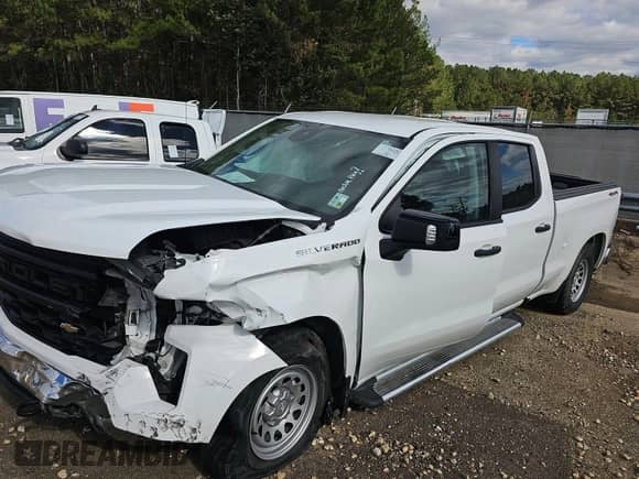 2023 Chevrolet Silverado 1500 Work Truck z VIN 1GCUDAED3PZ183973, wystawiony jako IAAI lot #43624318 z przebiegiem 66 196 mil mil oraz . Historia ofert i sprzedaży dostępna na DreamBid. Obrazek 35.