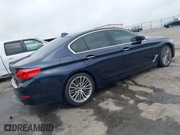 ✅ 2018 BMW 5 Series 530i • VIN: WBAJA5C55JWA39526 • Lot: 41780637. Listed on IAAI with 121,693 mi. Free auction sales archive from the USA and detailed vehicle history report at DreamBid. Image 4.