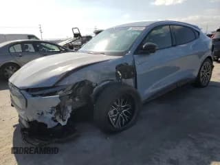 ✅ 2025 Ford Mustang Mach-E Premium • VIN: 3FMTK3R40SMA32618 • Лот: 80564905. Опубликован ранее на Copart с пробегом Не указан. Бесплатный доступ к архиву аукционных продаж из США и подробный отчёт об истории автомобиля на DreamBid. Изображение 1.