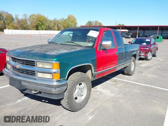 ✅ 1995 Chevrolet Silverado 1500 • VIN: 1GCEK19K5SE227152 • Lot: 43602300. Wystawiony na IAAI z przebiegiem 260 056 mil. Bezpłatny archiwum sprzedaży aukcyjnych z USA i szczegółowy raport historii pojazdu na DreamBid. Zdjęcie 2.