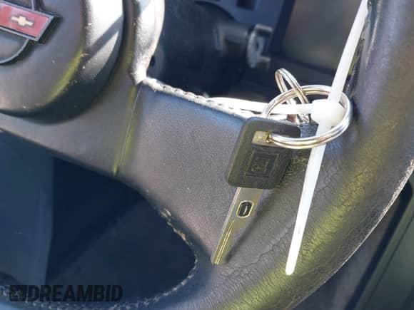 ✅ 1987 Chevrolet Corvette • VIN: 1G1YY2181H5108873 • Lot: 43511272. Wystawiony na IAAI z przebiegiem 84 434 mil. Bezpłatny archiwum sprzedaży aukcyjnych z USA i szczegółowy raport historii pojazdu na DreamBid. Zdjęcie 11.