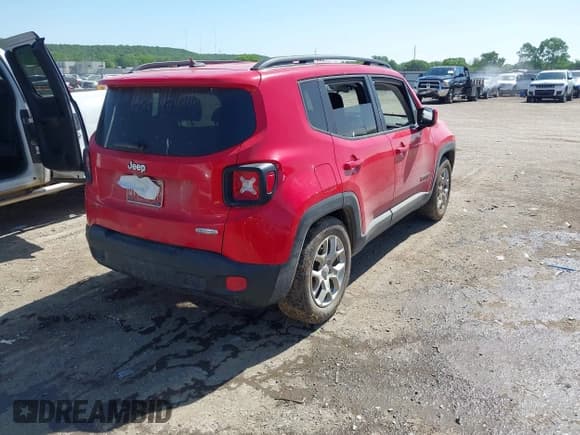 ✅ 2017 Jeep Renegade Latitude • VIN: ZACCJABB9HPG01993 • Lot: 42271107. Listed on IAAI with Not provided. Free auction sales archive from the USA and detailed vehicle history report at DreamBid. Image 4.