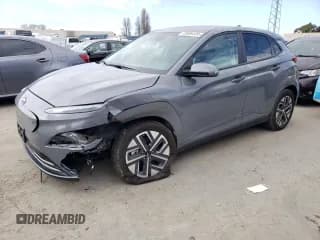 ✅ 2023 Hyundai Kona SE • VIN: KM8K23AG0PU178392 • Лот: 45896484. Опубликован ранее на Copart с пробегом 3 345 миль. Бесплатный доступ к архиву аукционных продаж из США и подробный отчёт об истории автомобиля на DreamBid. Изображение 1.