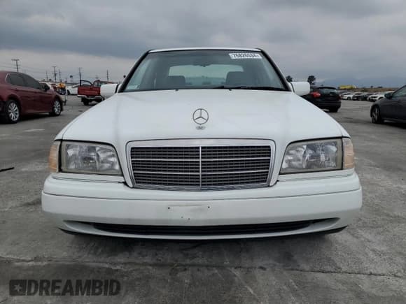 ✅ 1997 Mercedes-Benz C 230/260/280/320 • VIN: WDBHA28E3VF582237 • Lot: 76826534. Wystawiony na Copart z przebiegiem 240 702 mil. Bezpłatny archiwum sprzedaży aukcyjnych z USA i szczegółowy raport historii pojazdu na DreamBid. Zdjęcie 5.