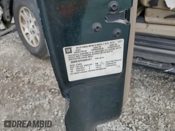 ✅ 2001 Chevrolet Suburban LS • VIN: 3GNFK16T91G281411 • Лот: 78589994. Опубликован ранее на Copart с пробегом 259 344 миль. Бесплатный доступ к архиву аукционных продаж из США и подробный отчёт об истории автомобиля на DreamBid. Изображение 14.