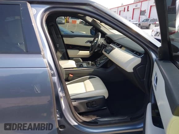 ✅ 2020 Land Rover Range Rover Velar R-Dynamic S • VIN: SALYK2EX1LA238705 • Lot: 42904375. Wystawiony na IAAI z przebiegiem 70 002 mil. Bezpłatny archiwum sprzedaży aukcyjnych z USA i szczegółowy raport historii pojazdu na DreamBid. Zdjęcie 5.