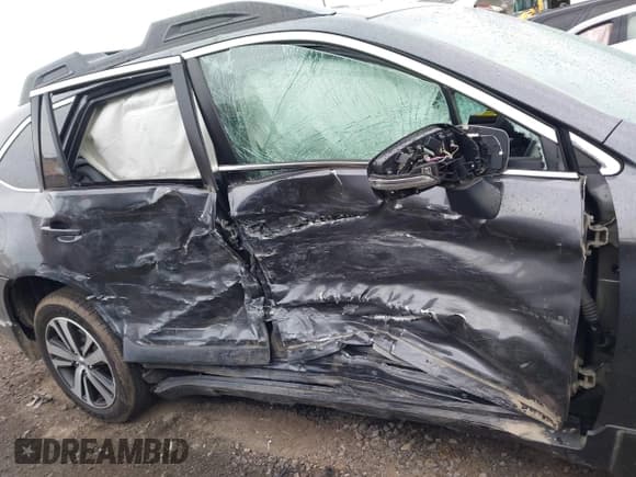 ✅ 2018 Subaru Outback Limited • VIN: 4S4BSANCXJ3367396 • Lot: 42312755. Listed on IAAI with 98,541 mi. Free auction sales archive from the USA and detailed vehicle history report at DreamBid. Image 12.