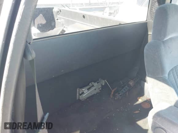 2000 Chevrolet S-10 LS с VIN 1GCDT19W1YK191711, выставлен на аукционе IAAI как лот 43329054 с пробегом 180 643 миль миль и . История ставок и продаж доступна на DreamBid. Изображение 8.