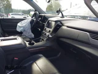 ✅ 2018 Chevrolet Suburban LT • VIN: 1GNSKHKCXJR235471 • Lot: 43363542. Wystawiony na IAAI z przebiegiem 201 557 mil. Bezpłatny archiwum sprzedaży aukcyjnych z USA i szczegółowy raport historii pojazdu na DreamBid. Zdjęcie 5.