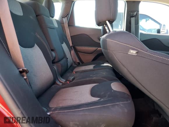 ✅ 2016 Jeep Cherokee Sport • VIN: 1C4PJLABXGW265576 • Лот: 87277715. Опубликован ранее на Copart с пробегом 68 899 миль. Бесплатный доступ к архиву аукционных продаж из США и подробный отчёт об истории автомобиля на DreamBid. Изображение 11.