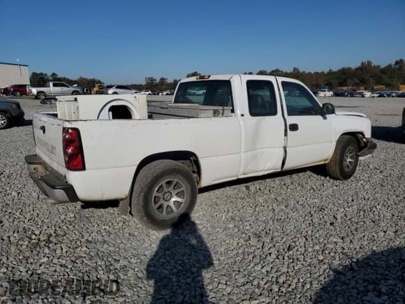 ✅ 2004 Chevrolet Silverado 1500 LS • VIN: 2GCEC19V541285693 • Lot: 91682415. Listed on Copart with 132,455 mi. Free auction sales archive from the USA and detailed vehicle history report at DreamBid. Image 3.