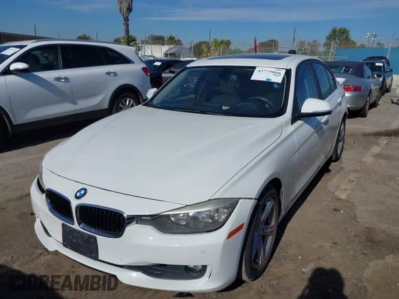 ✅ 2014 BMW 3 Series 328i • VIN: WBA3C1C58EK117139 • Lot: 43775066. Listed on IAAI with 94,992 mi. Free auction sales archive from the USA and detailed vehicle history report at DreamBid. Image 2.