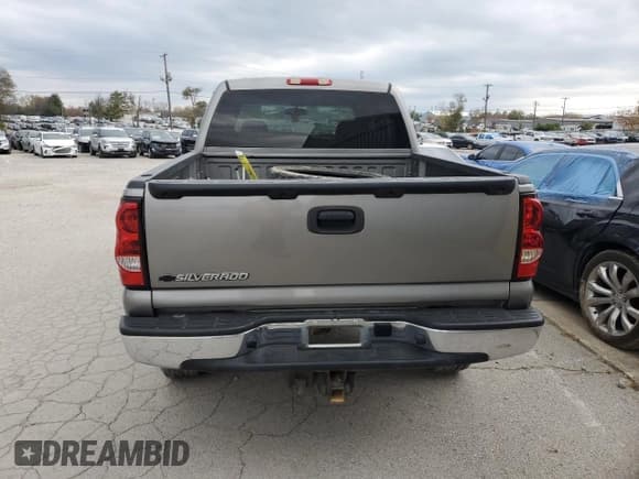 ✅ 2006 Chevrolet Silverado 1500 LT3 • VIN: 2GCEK13T961185626 • Lot: 91448635. Wystawiony na Copart z przebiegiem 264 772 mil. Bezpłatny archiwum sprzedaży aukcyjnych z USA i szczegółowy raport historii pojazdu na DreamBid. Zdjęcie 6.