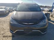 ✅ 2017 Chrysler Pacifica Limited • VIN: 2C4RC1GG2HR805443 • Лот: 93999275. Опубликован ранее на Copart с пробегом 205 563 миль. Бесплатный доступ к архиву аукционных продаж из США и подробный отчёт об истории автомобиля на DreamBid. Изображение 5.