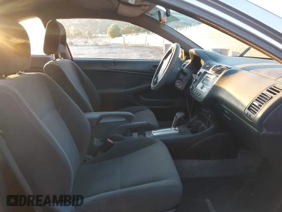 ✅ 2005 Honda Civic LX • VIN: 1HGEM22535L049067 • Лот: 43785681. Опубликован ранее на IAAI с пробегом 215 640 миль. Бесплатный доступ к архиву аукционных продаж из США и подробный отчёт об истории автомобиля на DreamBid. Изображение 5.