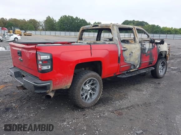 ✅ 2016 Chevrolet Silverado 2500HD LTZ • VIN: 1GC1KWE89GF270352 • Lot: 43078955. Listed on IAAI with Not provided. Free auction sales archive from the USA and detailed vehicle history report at DreamBid. Image 4.