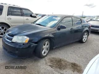 ✅ 2013 Dodge Avenger SE • VIN: 1C3CDZAB1DN563593 • Лот: 65290704. Опубликован ранее на Copart с пробегом 132 810 миль. Бесплатный доступ к архиву аукционных продаж из США и подробный отчёт об истории автомобиля на DreamBid. Изображение 1.