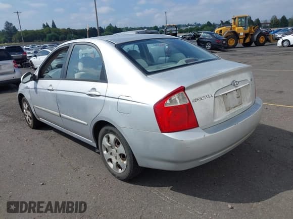 ✅ 2004 Kia Spectra LX • VIN: KNAFE121X45008507 • Лот: 43078149. Опубликован ранее на IAAI с пробегом 224 401 миль. Бесплатный доступ к архиву аукционных продаж из США и подробный отчёт об истории автомобиля на DreamBid. Изображение 3.