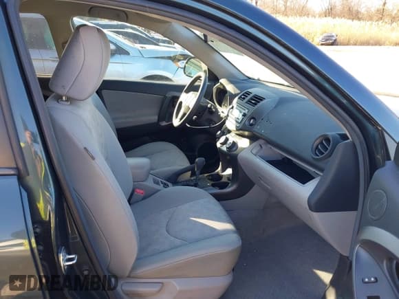 ✅ 2012 Toyota RAV4 • VIN: 2T3BF4DV4CW244285 • Lot: 43810317. Wystawiony na IAAI z przebiegiem 156 718 mil. Bezpłatny archiwum sprzedaży aukcyjnych z USA i szczegółowy raport historii pojazdu na DreamBid. Zdjęcie 5.