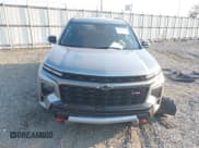 ✅ 2025 Chevrolet Traverse AWD Z71 • VIN: 1GNEVJRSXSJ235561 • Lot: 43265235. Wystawiony na IAAI z przebiegiem 5 741 mil. Bezpłatny archiwum sprzedaży aukcyjnych z USA i szczegółowy raport historii pojazdu na DreamBid. Zdjęcie 12.
