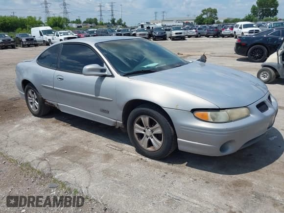✅ 1998 Pontiac Grand Prix GT • VIN: 1G2WP1212WF304782 • Лот: 42508622. Опубликован ранее на IAAI с пробегом 183 415 миль. Бесплатный доступ к архиву аукционных продаж из США и подробный отчёт об истории автомобиля на DreamBid. Изображение 1.