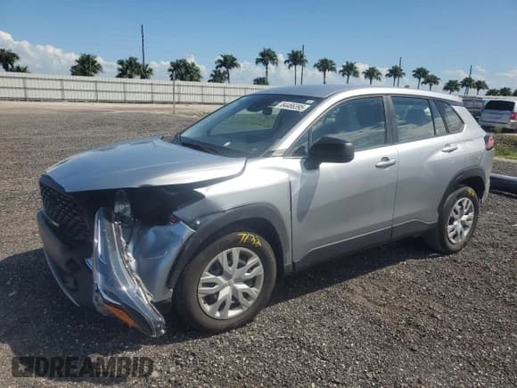 ✅ 2022 Toyota Corolla Cross L • VIN: 7MUAAAAG4NV033838 • Lot: 84466395. Wystawiony na Copart z przebiegiem 38 590 mil. Bezpłatny archiwum sprzedaży aukcyjnych z USA i szczegółowy raport historii pojazdu na DreamBid. Zdjęcie 1.