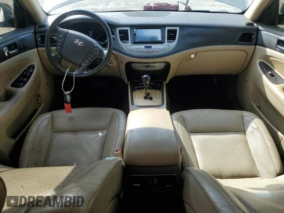 ✅ 2009 Hyundai Genesis • VIN: KMHGC46E09U026180 • Лот: 86545515. Опубликован ранее на Copart с пробегом 99 099 миль. Бесплатный доступ к архиву аукционных продаж из США и подробный отчёт об истории автомобиля на DreamBid. Изображение 8.