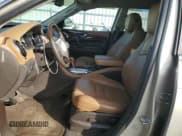 ✅ 2015 Buick Enclave Premium • VIN: 5GAKRCKD3FJ338075 • Лот: 85647735. Опубликован ранее на Copart с пробегом 92 508 миль. Бесплатный доступ к архиву аукционных продаж из США и подробный отчёт об истории автомобиля на DreamBid. Изображение 7.