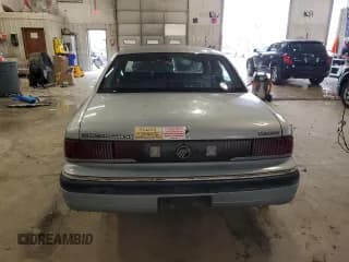✅ 1992 Mercury Grand Marquis GS • VIN: 2MECM74W0NX709785 • Lot: 81933734. Wystawiony na Copart z przebiegiem 66 960 mil. Bezpłatny archiwum sprzedaży aukcyjnych z USA i szczegółowy raport historii pojazdu na DreamBid. Zdjęcie 6.