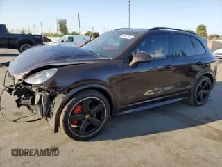 ✅ 2017 Porsche Cayenne GTS • VIN: WP1AD2A25HLA81008 • Lot: 48987185. Wystawiony na Copart z przebiegiem 76 800 mil. Bezpłatny archiwum sprzedaży aukcyjnych z USA i szczegółowy raport historii pojazdu na DreamBid. Zdjęcie 1.