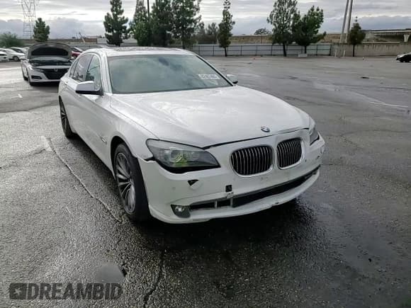 ✅ 2011 BMW 7 Series 740Li • VIN: WBAKB4C5XBC574864 • Лот: 82407465. Опубликован ранее на Copart с пробегом 94 211 миль. Бесплатный доступ к архиву аукционных продаж из США и подробный отчёт об истории автомобиля на DreamBid. Изображение 13.